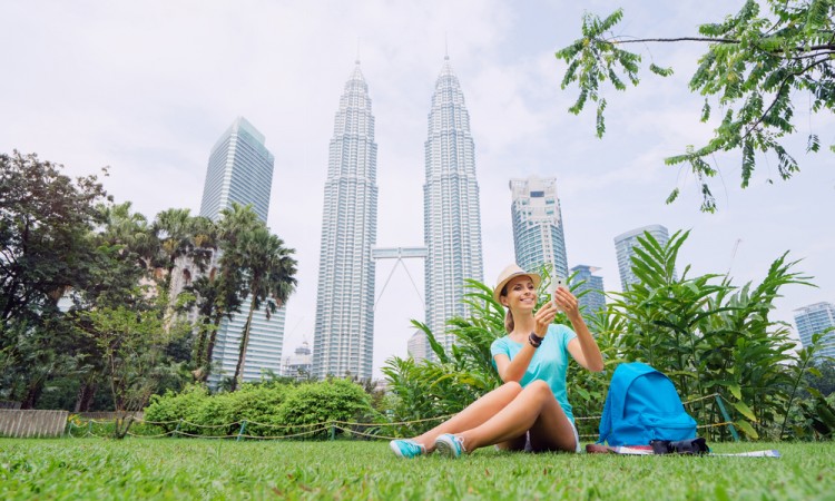 8 THINGS MALAYSIAN VISITORS SHOULDN'T DO WHILE TRAVELLING OVERSEAS